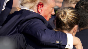 Donald Trump resultó herido en la oreja durante el atentado en Pensilvania el 13 de julio.