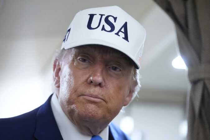 Trump culpa a la "izquierda radical" de instigar y financiar las protestas de Los Ángeles