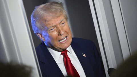 Los laureados pidieron a senadores rechazar el llamado por el propio Trump como un “gran y hermoso proyecto de ley".