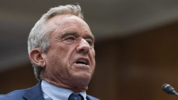 Kennedy afirmó que el ACIP está plagado de conflictos y que nunca ha rechazado una vacuna.