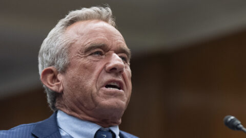 Kennedy afirmó que el ACIP está plagado de conflictos y que nunca ha rechazado una vacuna.